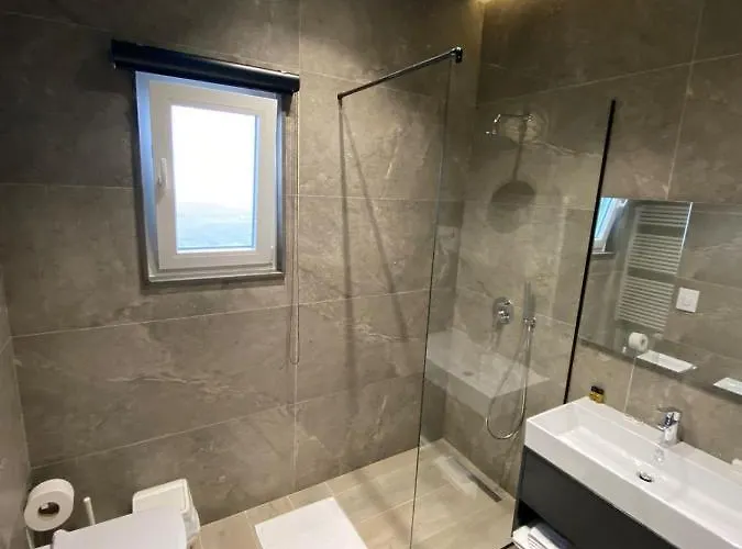 Ardenica Boutique Lushnjë