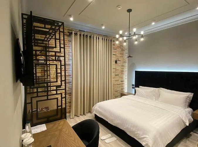 Ardenica Boutique Hotel Lushnjë