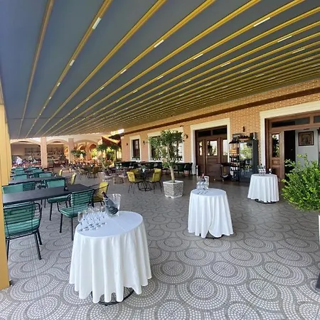 Ardenica Boutique 4* Lushnjë