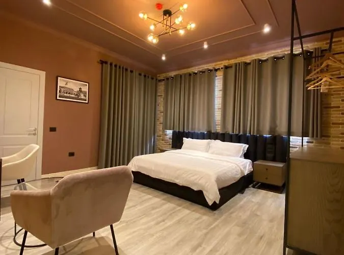 מלון Ardenica Boutique 4*