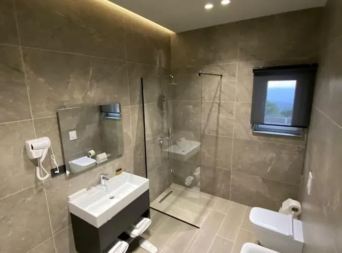 מלון Ardenica Boutique 4*