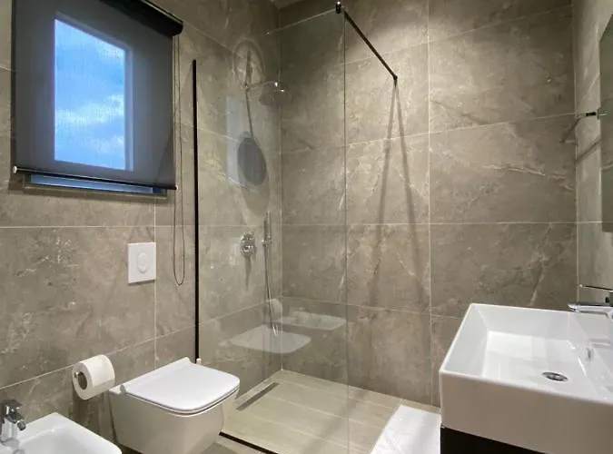 Ardenica Boutique מלון Lushnjë