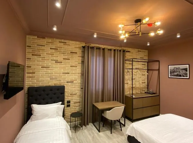 Ardenica Boutique מלון Lushnjë