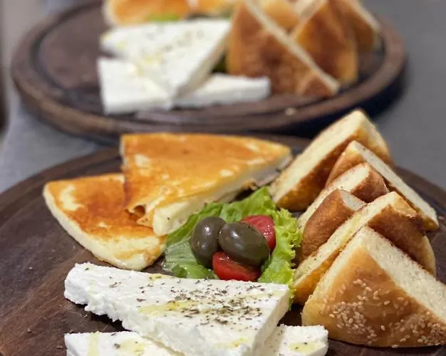 Ardenica Boutique מלון