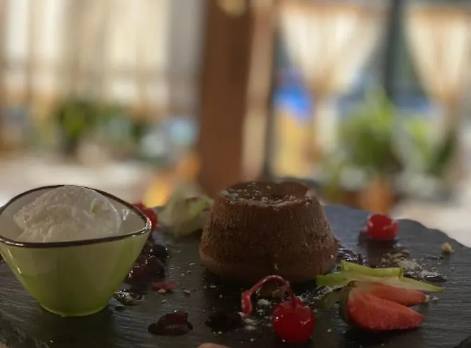 Ardenica Boutique מלון Lushnjë