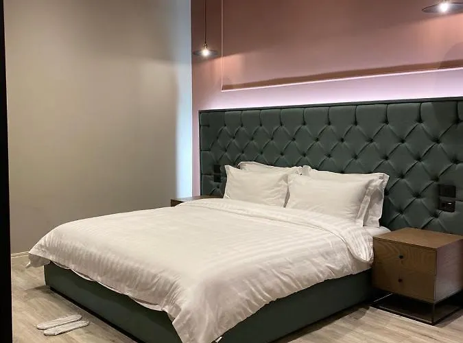 מלון Ardenica Boutique 4*